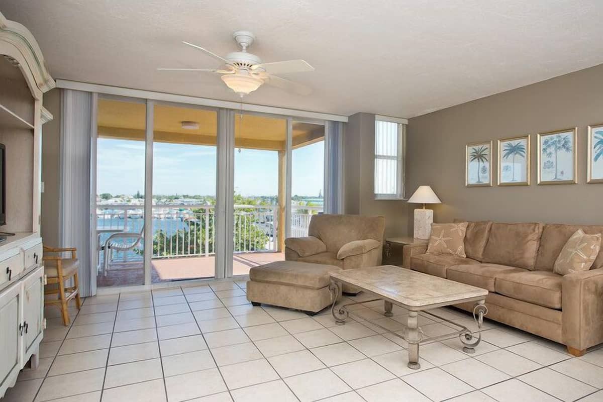 Condo, 2 chambres, balcon, vue sur la mer (Florida) | Aire de séjour