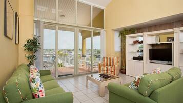 Penthouse, 4 Bedrooms, Balcony, Sea View (St. Thomas Sleeps 12 persons) | Living area
