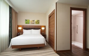 Superior Room, 1 Katil Ratu (Queen) | Peralatan tempat tidur premium, peti besi dalam bilik 