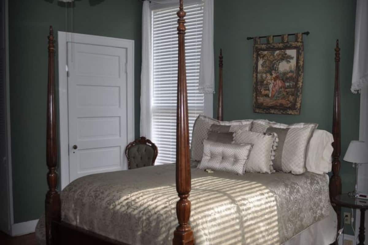 Individually decorated, individually furnished, iron/ironing board