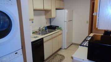 Townhome, 2 Bedrooms | Private kitchen | Fridge, microwave