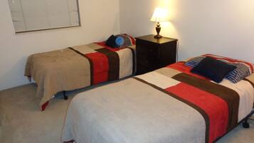 Townhome, 1 Bedroom | Free wired internet