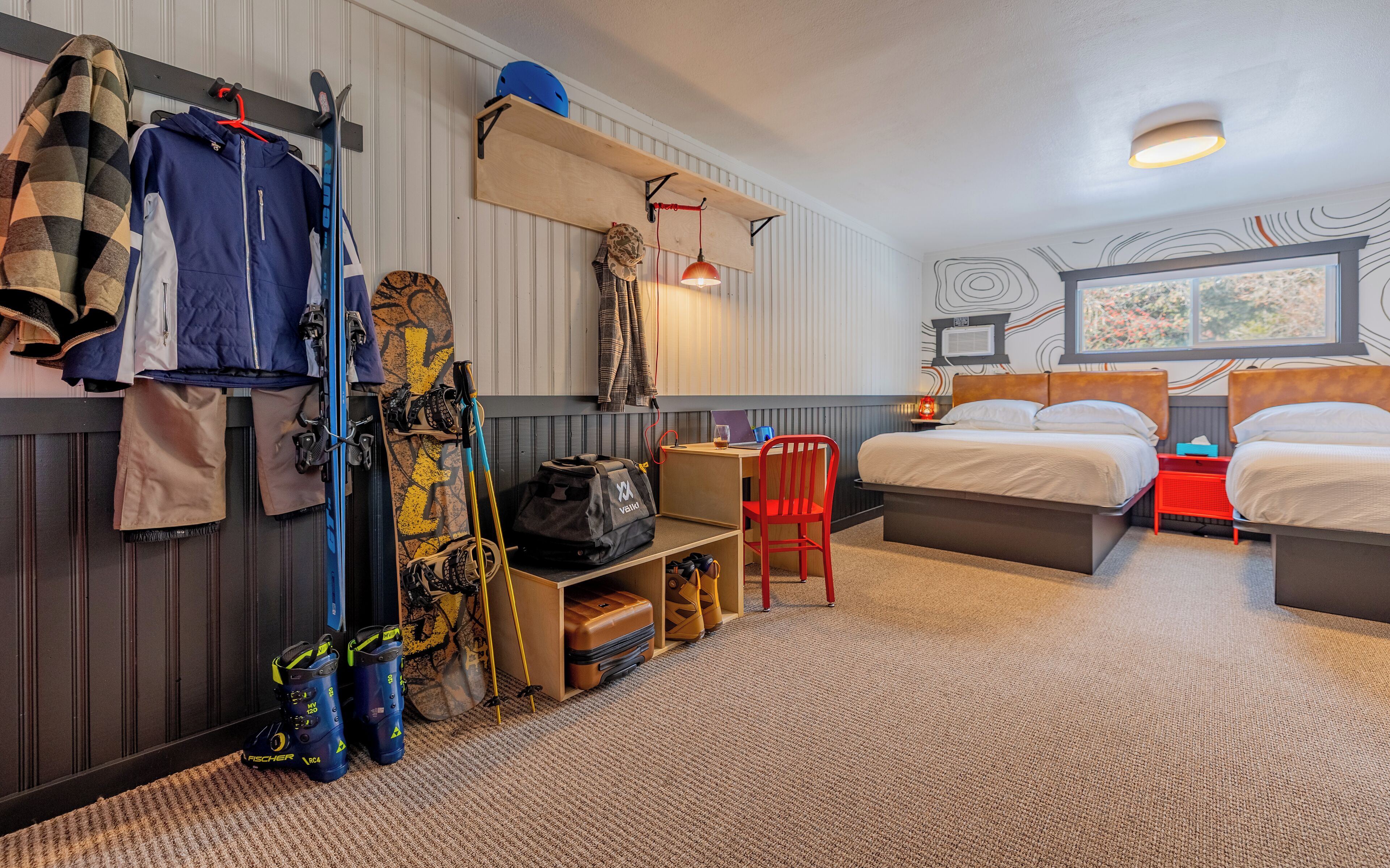 Superior dubbelrum | Sängtillbehör av högsta kvalitet, skrivbord och arbetsyta för laptop