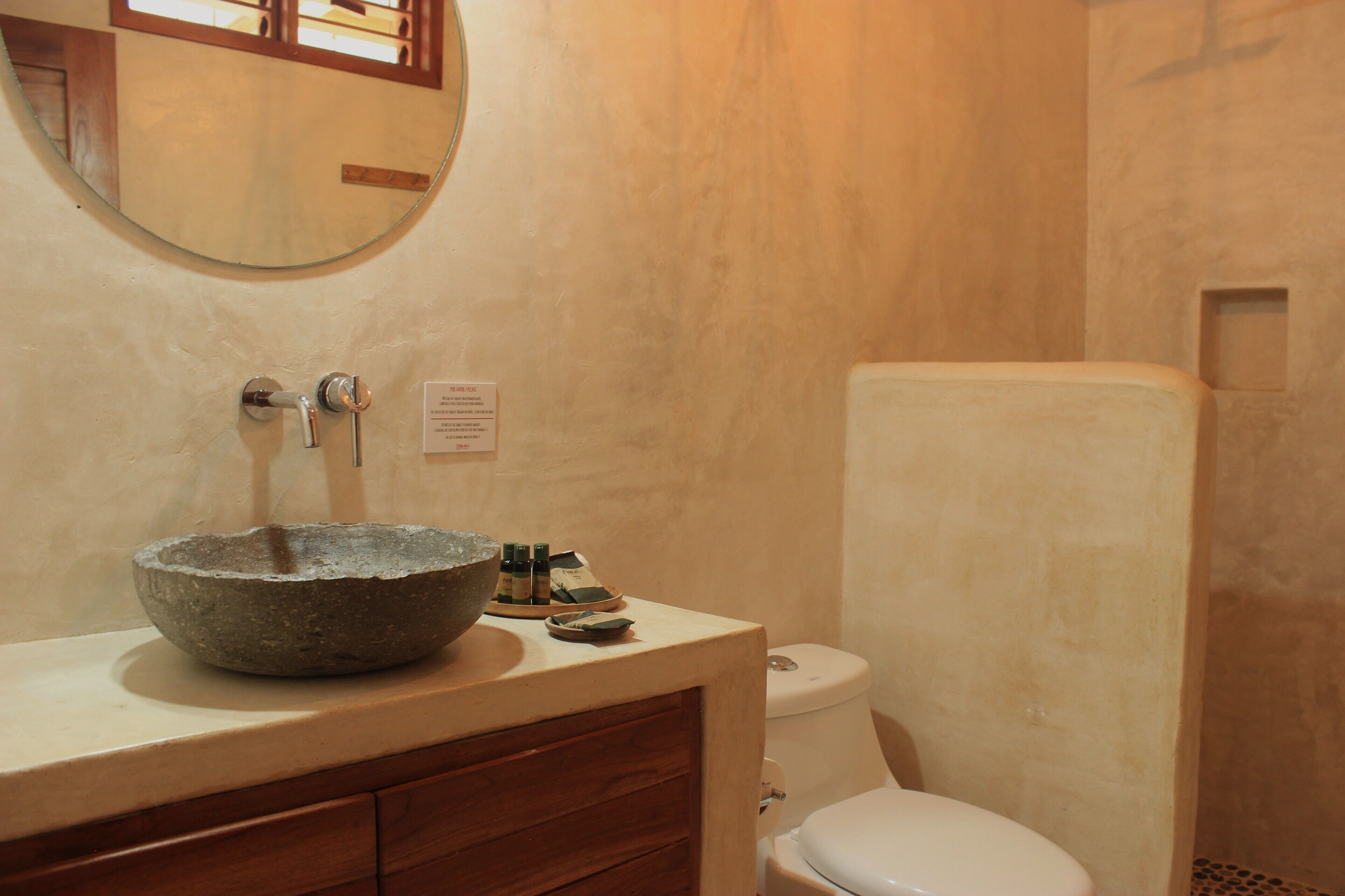 standard room, pool view | bathroom | shower, free toiletries, hair dryer, towels