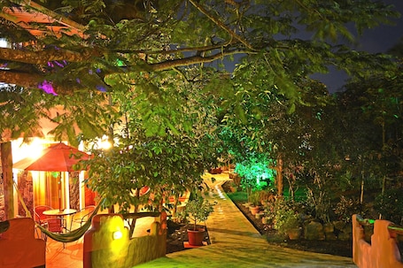 Vista frontal de la propiedad