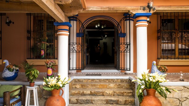 Pintu masuk properti