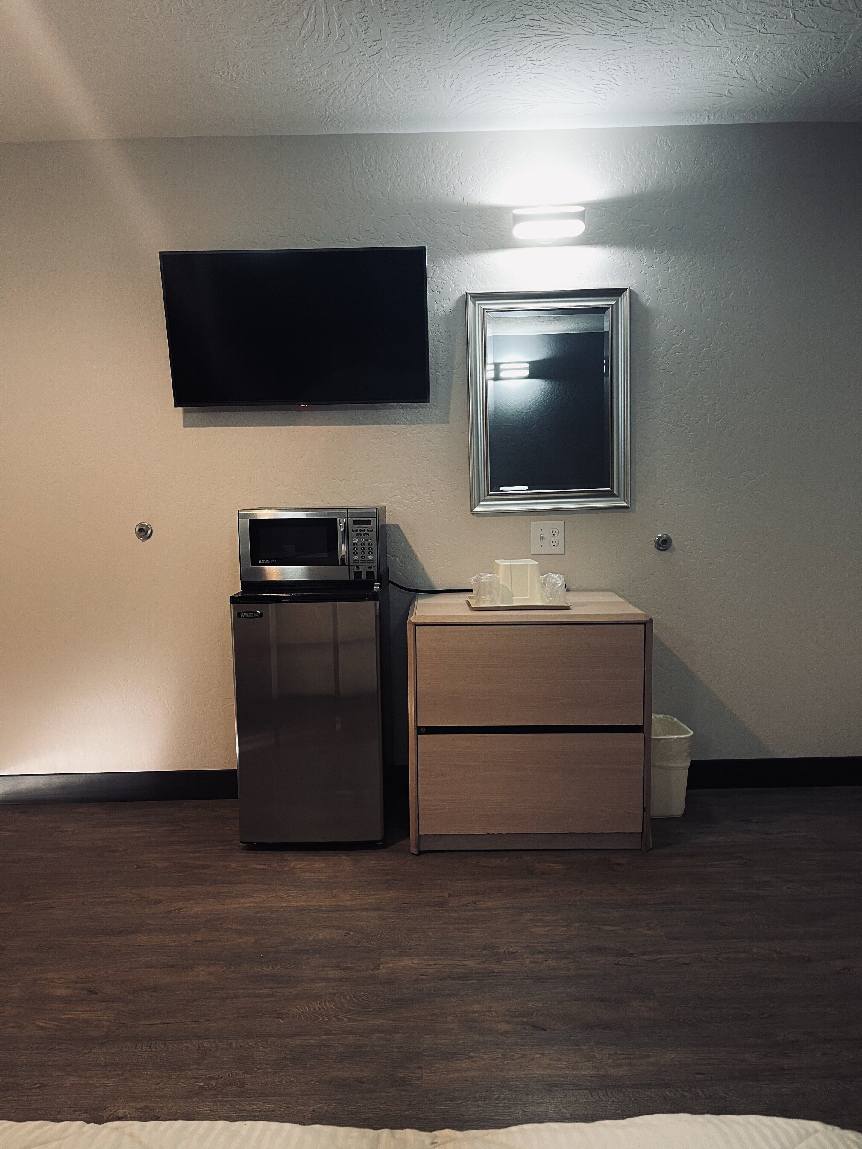 Escritorio, camas extra, wifi gratis y ropa de cama 