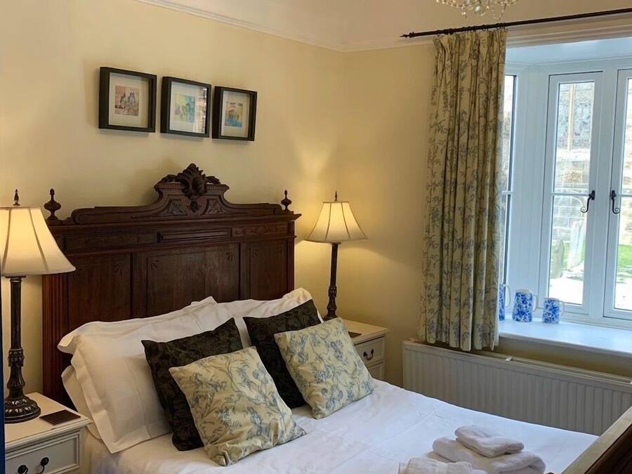 Quarto casal | Escrivaninha, Wi-Fi de cortesia, roupa de cama