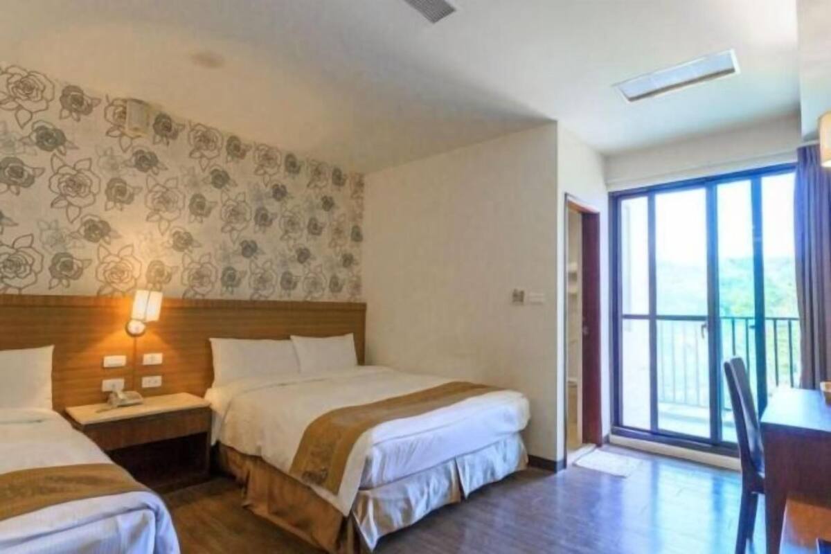 Desk, blackout curtains, soundproofing, free WiFi