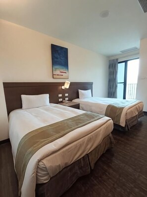 Standard Double Room | Down comforters, desk, blackout drapes, soundproofing - The Deer Resort (Yuchi)