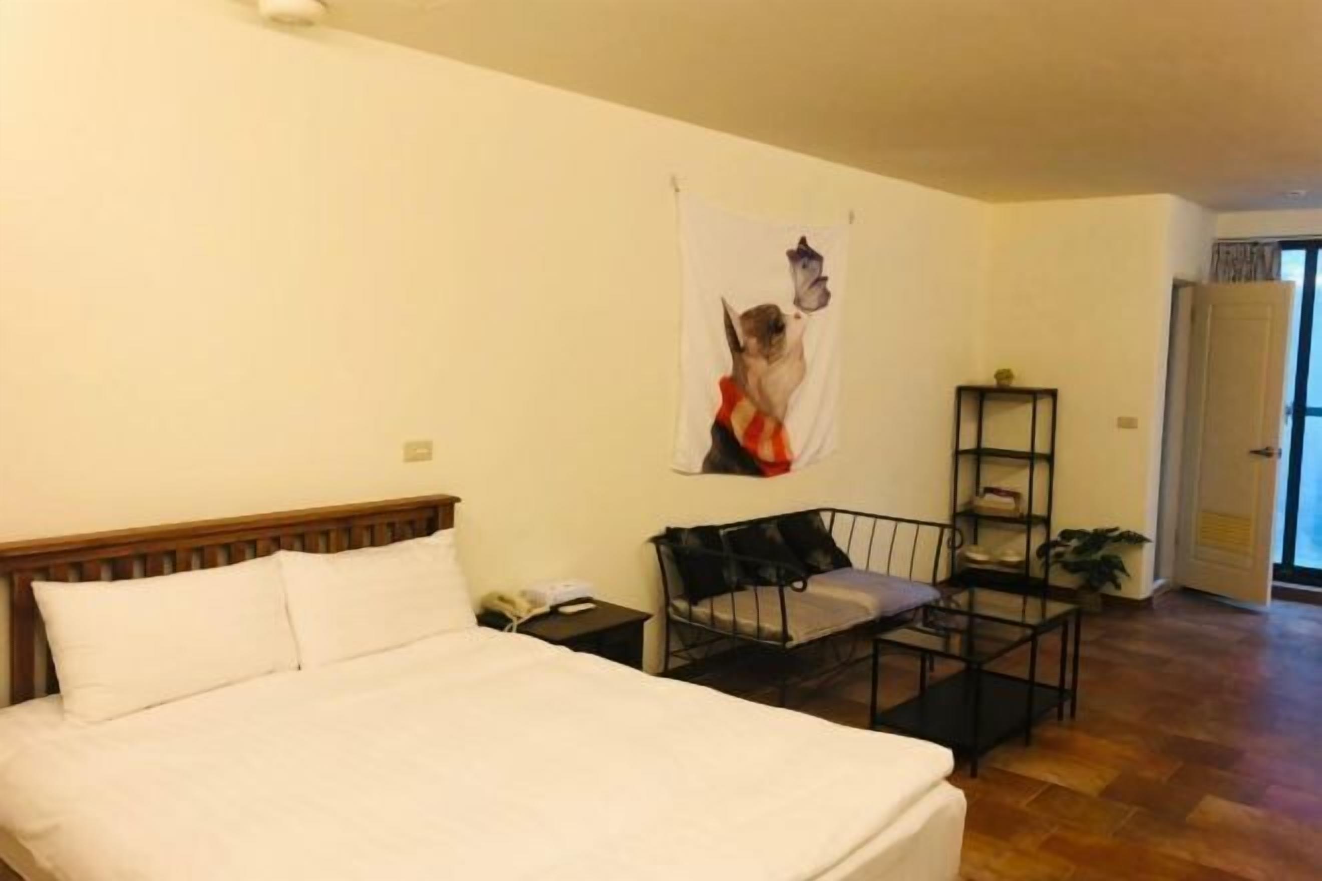 Desk, blackout drapes, soundproofing, free WiFi