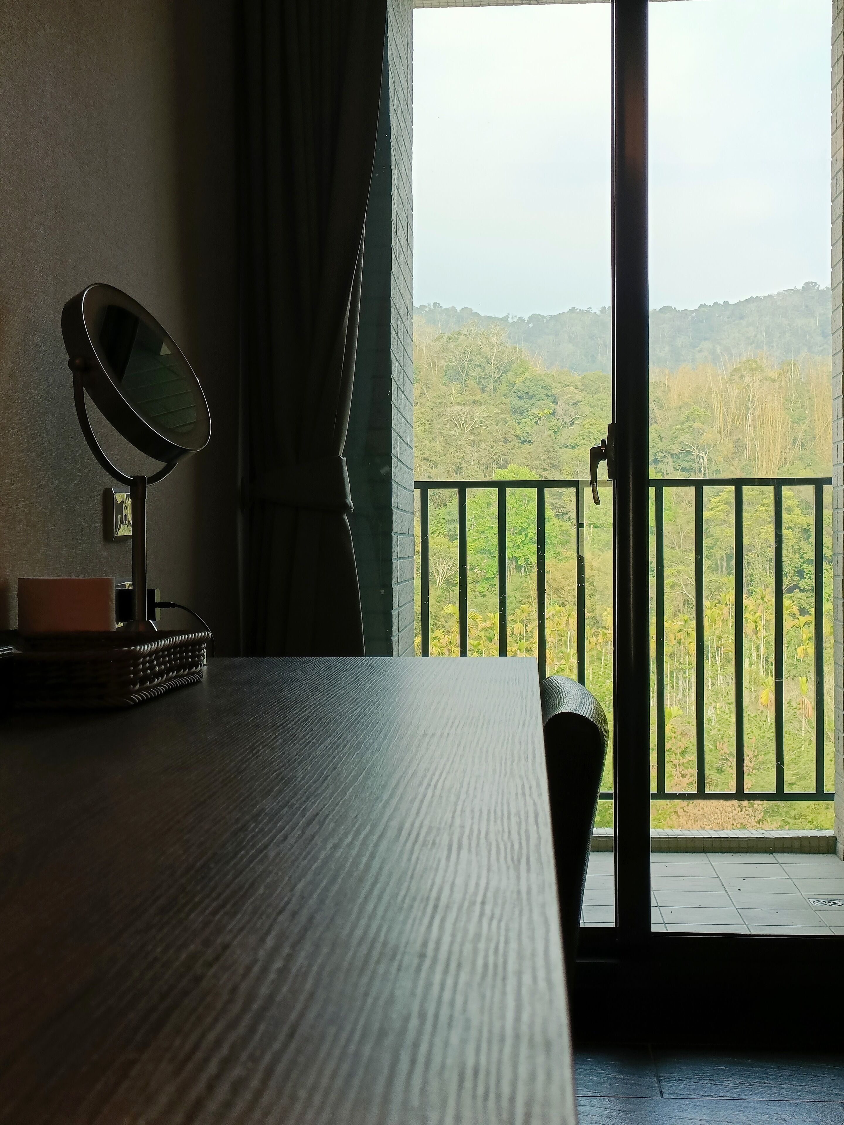 Desk, blackout curtains, soundproofing, free WiFi