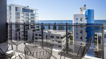 Apartment, 2 Bedrooms | Pemandangan pantai/laut