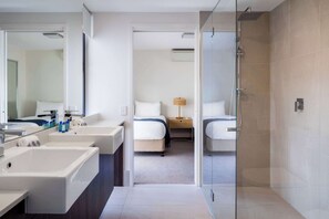 Penthouse, 3 kamar tidur (Top Floor) | Setrika/meja setrika dan tempat tidur bayi (biaya tambahan)