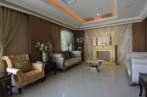 Lobby sitting area - Noble Motel (Taitung)