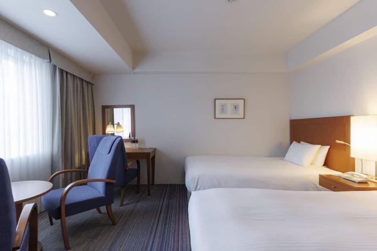 Premium bedding, down comforters, desk, soundproofing
