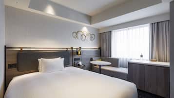 Premium bedding, down duvets, desk, soundproofing