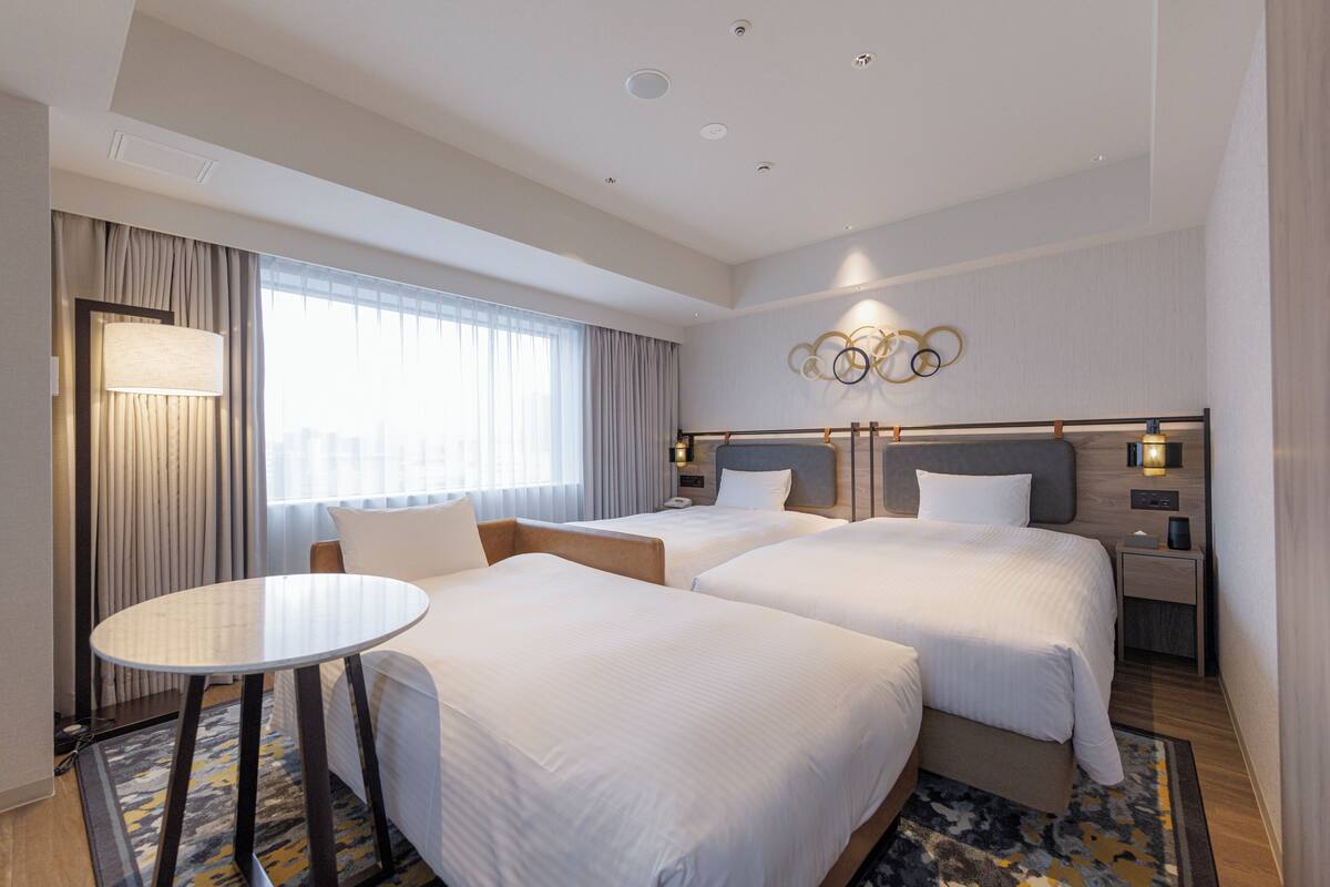 ห้องซูพีเรียทริปเปิล, ปลอดบุหรี่ (Top Floor) | เครื่องนอนระดับพรีเม ียม, ผ้านวมขนเป็ด, โต๊ะทำงาน