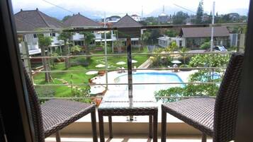 Deluxe Room, Balcony | Terrace/patio