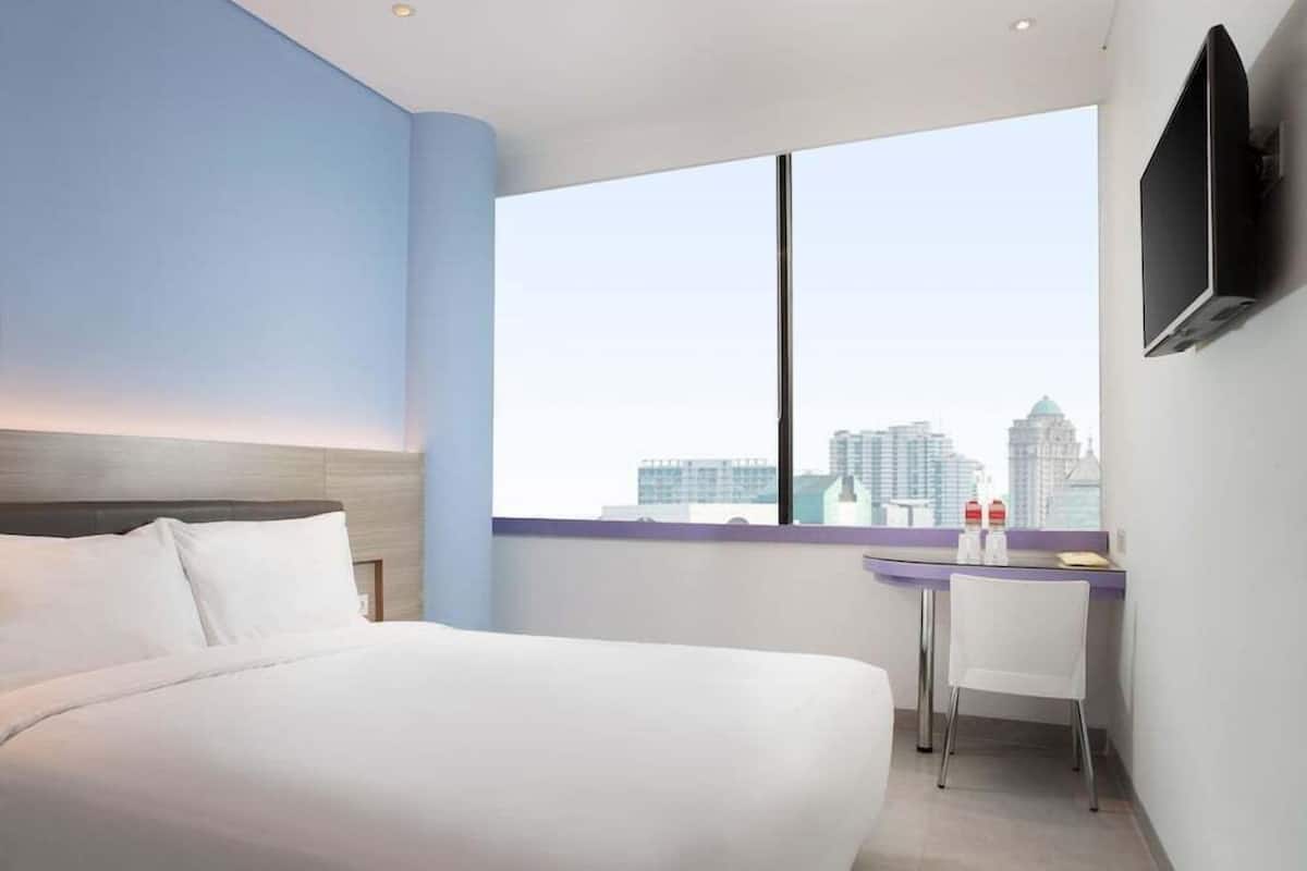 In-room safe, desk, WiFi (free), bed sheets