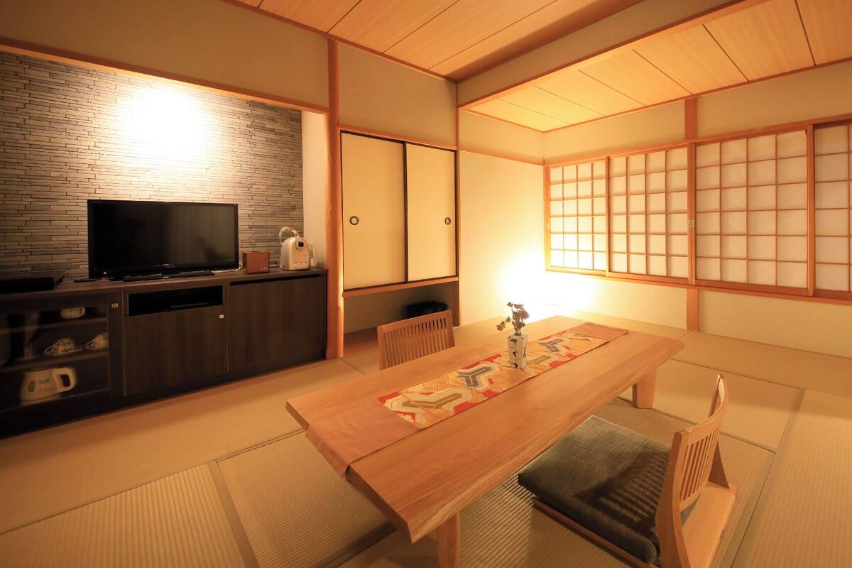 [Main Building] Japanese-Style Room, Premium Kaiseki Included, Non Smoking | Down comforters, in-room safe, blackout drapes, individually decorated