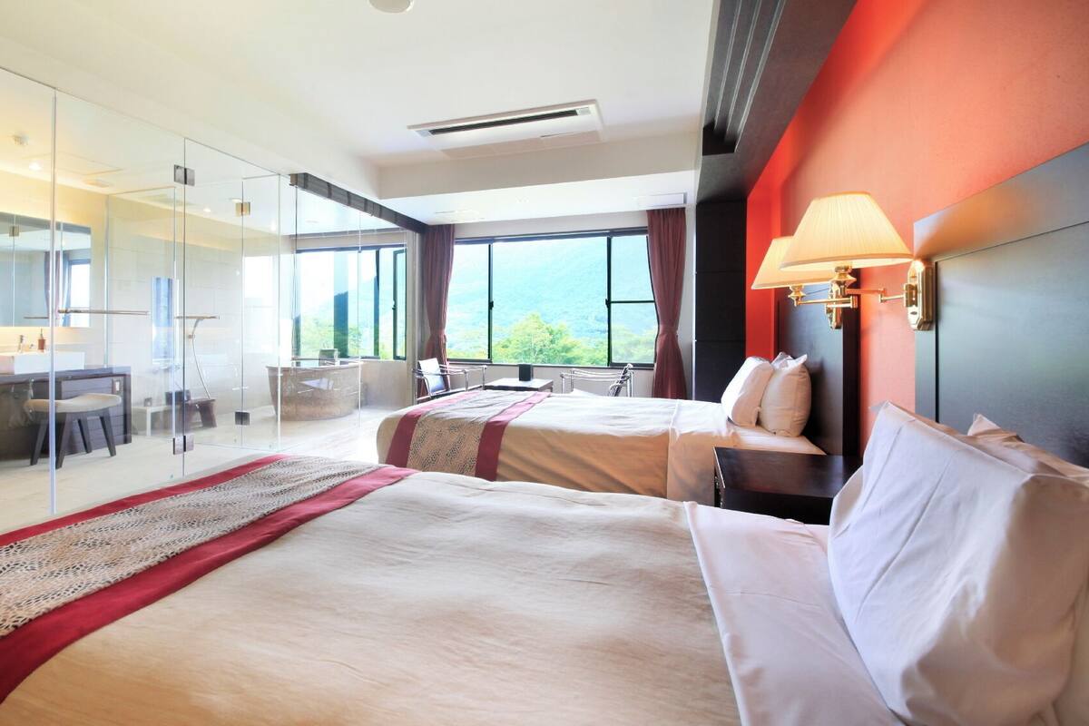 [Main Building] Twin Room with Stone Bathtub, Premium Kaiseki Included, Non Smoking | Down comforters, in-room safe, blackout drapes, individually decorated