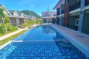Indoor/outdoor pool - My Home Lantawadee Resort (Ko Lanta)
