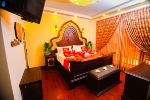 Hochwertige Bettwaren, Minibar, Zimmersafe, Schreibtisch