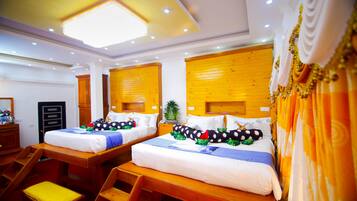 Premium bedding, minibar, in-room safe, desk