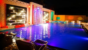 Outdoor pool - Hotel White House (Anuradhapura)