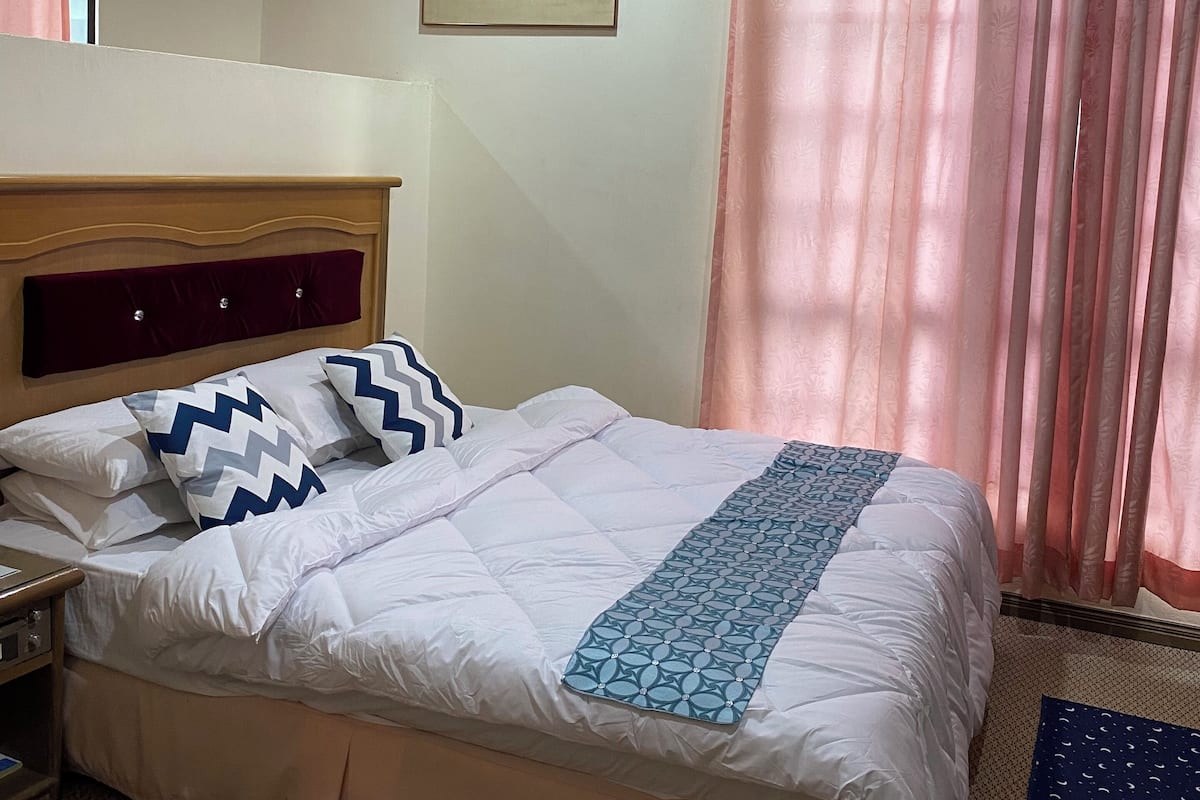 Suite (Sem ) | Meja kerja, setrika/meja setrika, dan tempat tidur lipat/tambahan