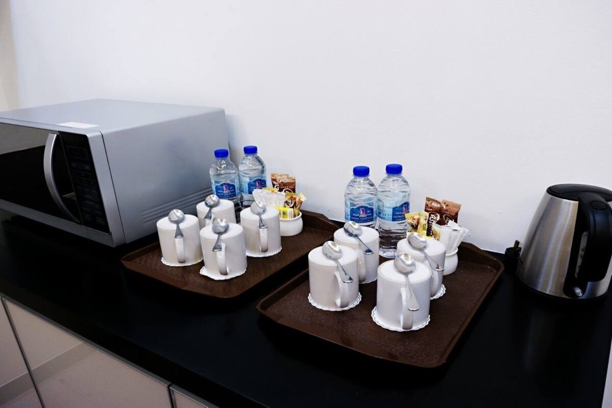 royal suite | private kitchenette | coffee/tea maker, electric kettle