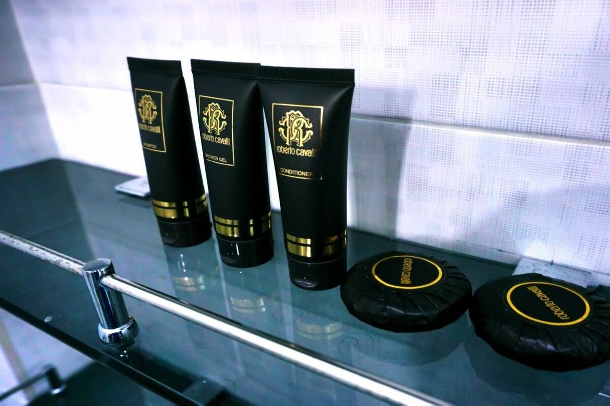 royal suite | bathroom | shower, free toiletries, hair dryer, bathrobes