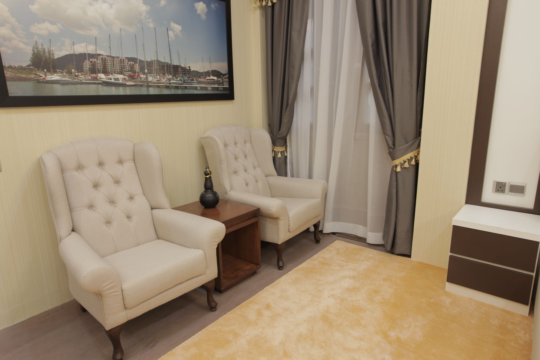 minibar, desk, soundproofing, iron/ironing board