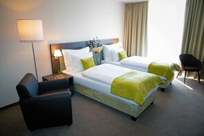 Premium bedding, in-room safe, desk, blackout drapes
