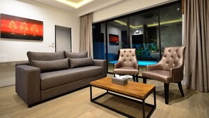 1 Bedroom Pool Suite | บริเวณนั่งเล่น