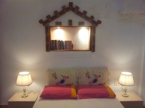 Premium bedding, down duvets, desk, iron/ironing board - Dalyan Palace (Ortaca)