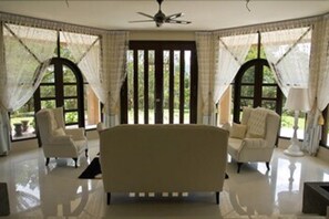 3 Bedroom Bungalow - Forest View | Living room | LCD TV - Tanah Aina Farouq (Raub)