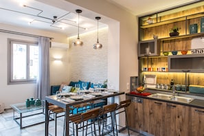Luxury Apartment, 3 Bedrooms | Private kitchen | Full-size fridge, microwave, oven, stovetop