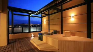 Chambre, bain à remous (Japanese Western, Type G) | Balcon