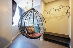 Grand Deluxe | Desk, iron/ironing board, free WiFi, bed sheets