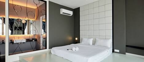 Bureau, fer et planche à repasser, Wi-Fi gratuit, draps fournis