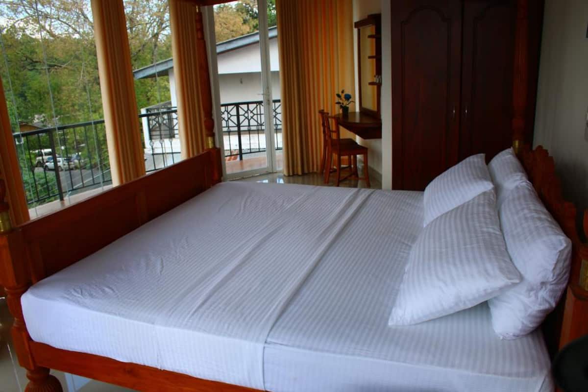 Desk, blackout drapes, WiFi (free), bed sheets