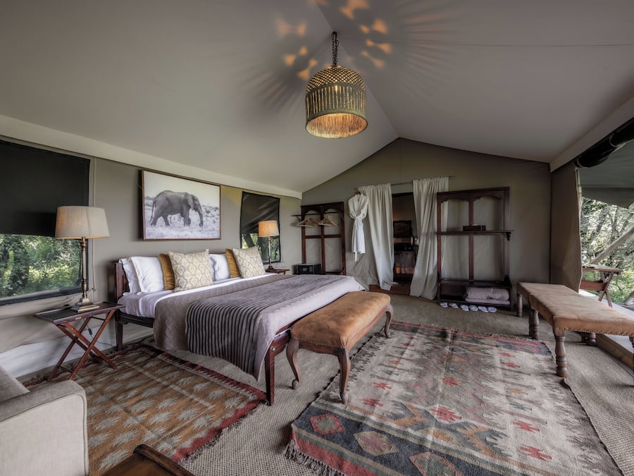 Honeymoon Suite | Peti besi dalam bilik, katil bayi/kot (percuma), cadar katil
