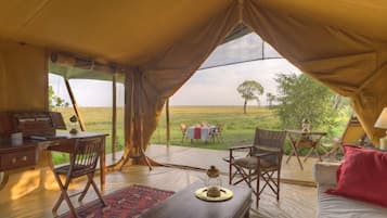 Honeymoon Suite | Living area