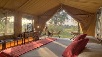 Luxury Tent | In-room safe, free cribs/infant beds, bed sheets