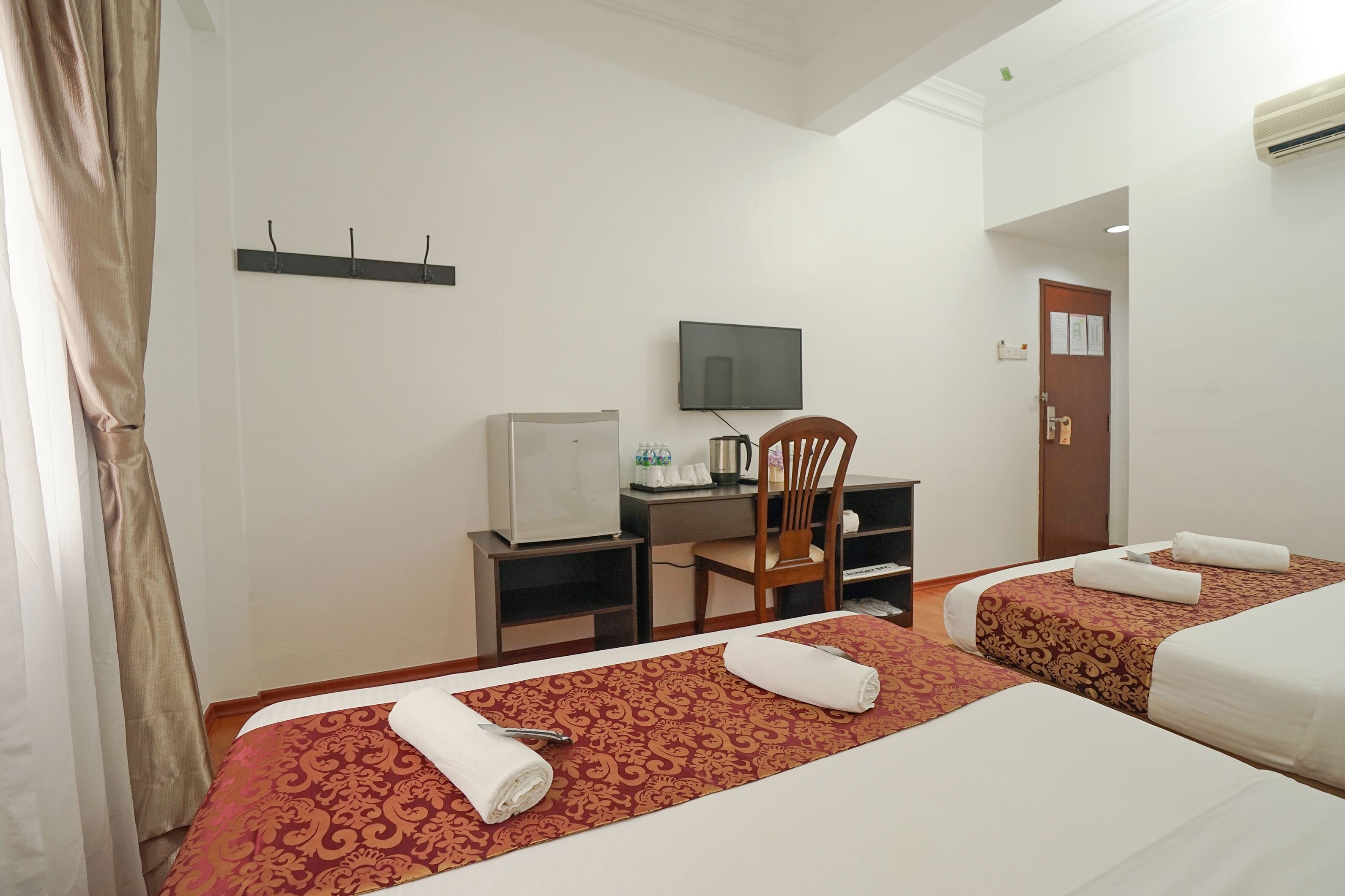 superior double room | desk, soundproofing, iron/ironing board, free wifi