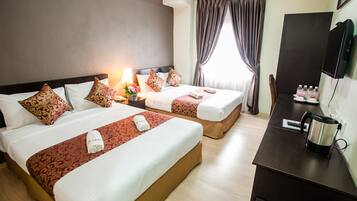 Superior Double Room | Meja, kalis bunyi, seterika/papan seterika, Wi-fi percuma