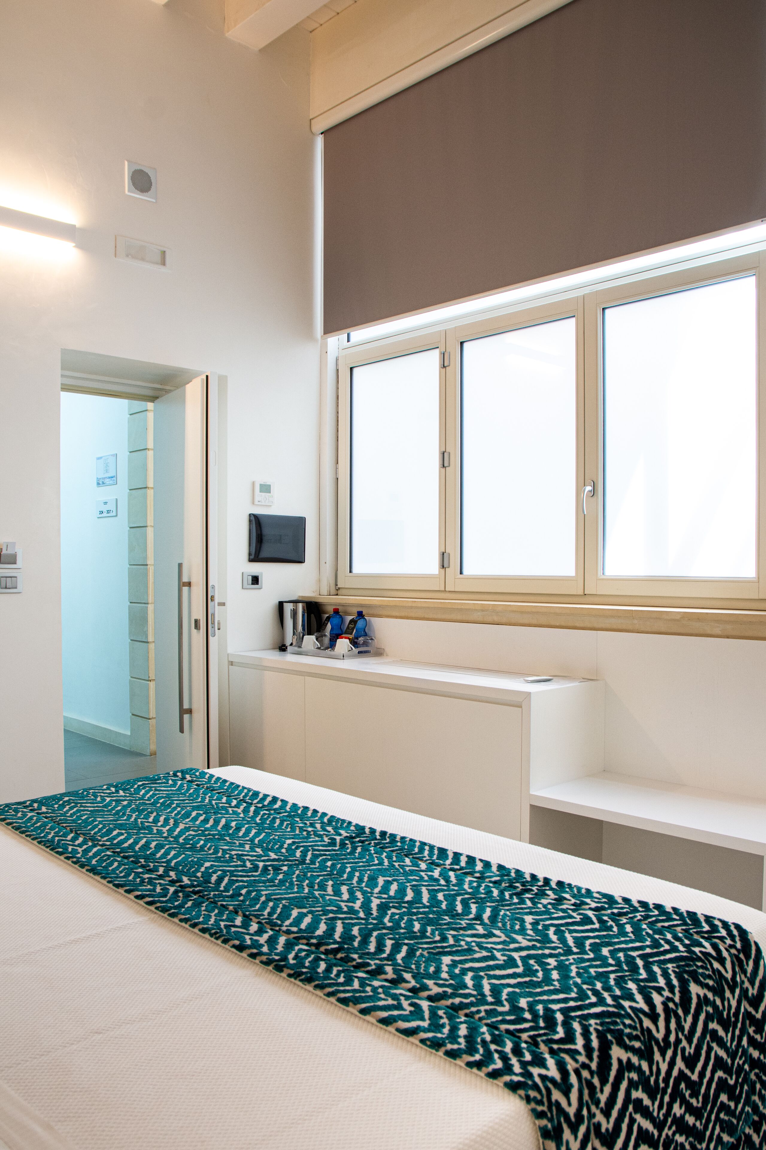 classic room | 1 bedroom, minibar, in-room safe, individually decorated