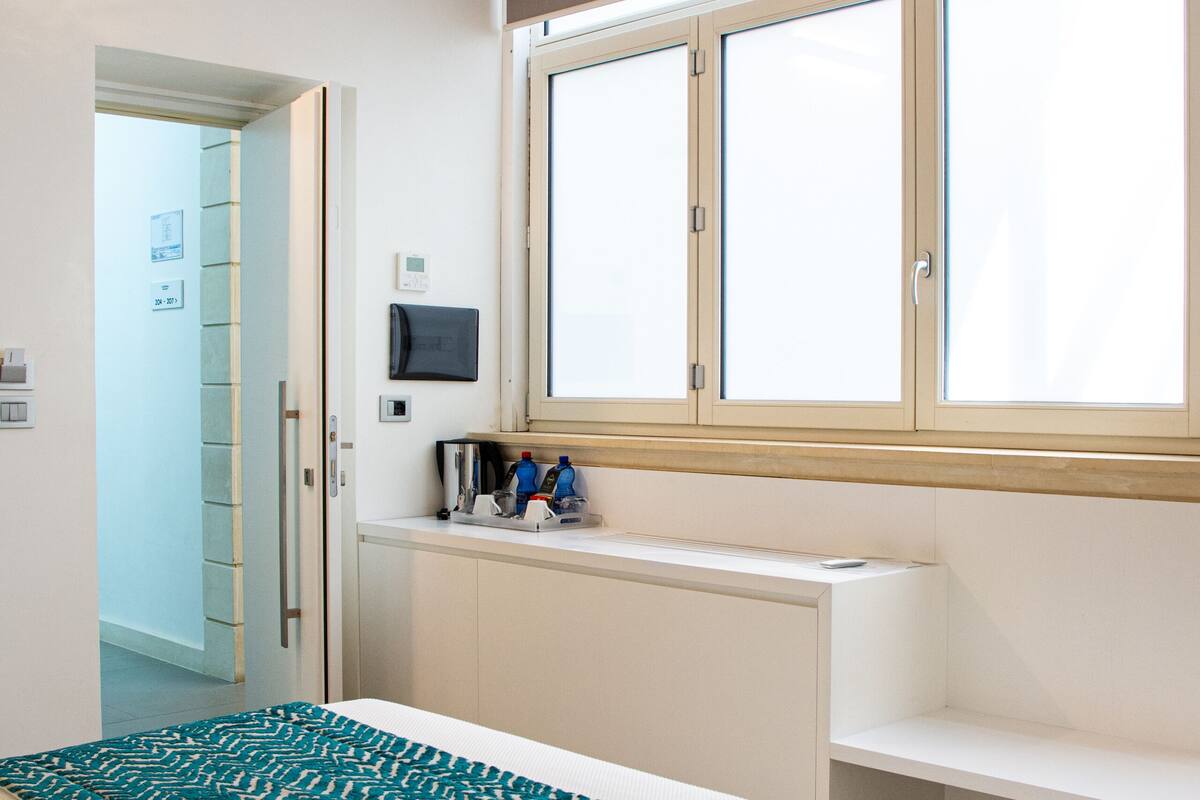 classic room | 1 bedroom, minibar, in-room safe, individually decorated